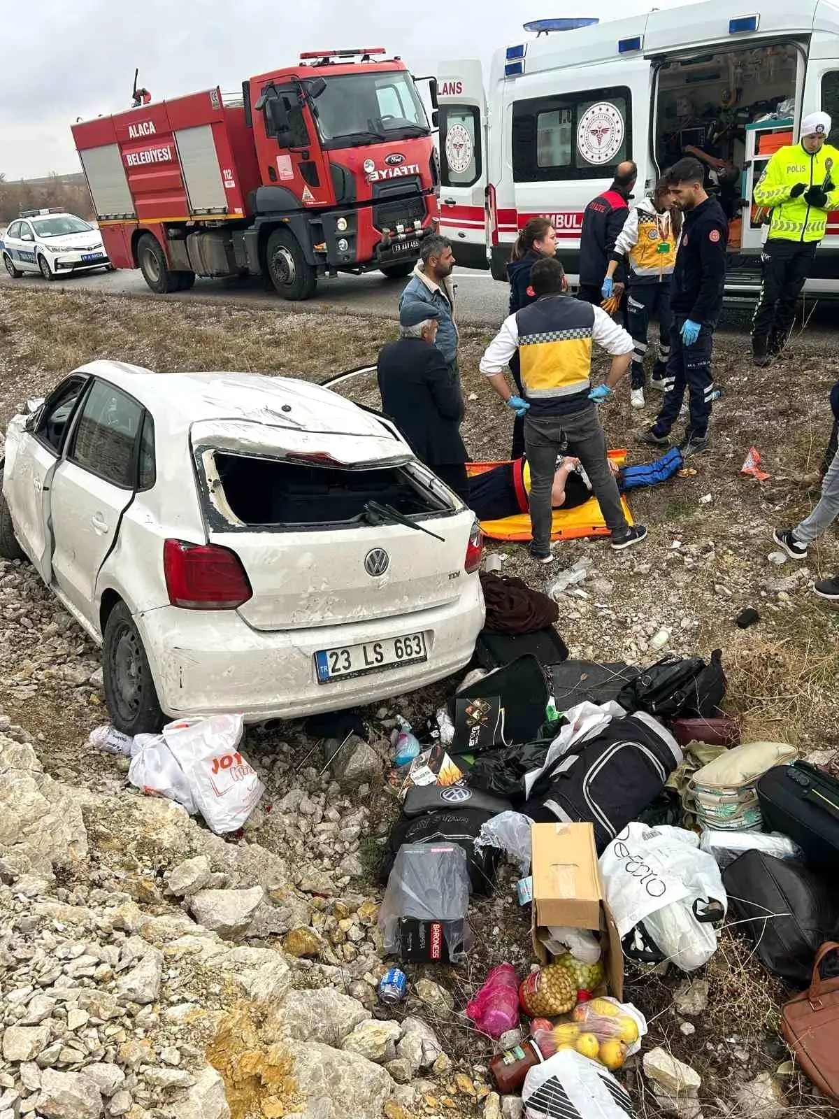 Çorum’da Otomobil Şarampole Devrildi: 4 Yaralı